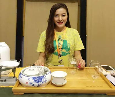 中國茶香，飄溢世界——普洱茶在商業服務中的突破